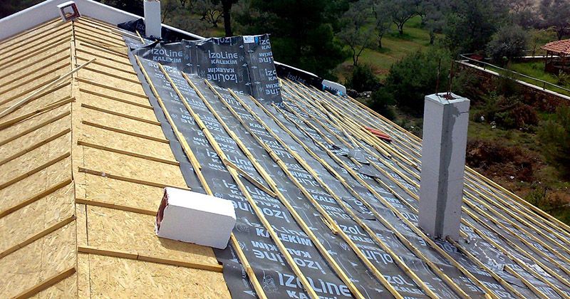 Bergama EPDM Kauçuk Çatı – OSB üzerine serilmiş nefes alan su yalıtım örtüsü ve çıtalama